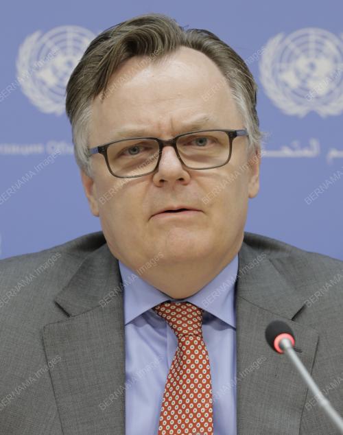 Presser by Marc-Andre Blanchard on Haiti