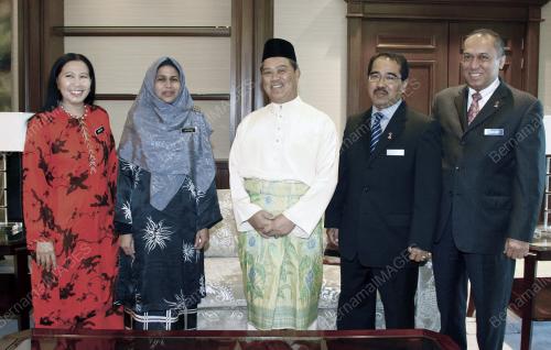 TAN SRI MUHYIDDIN YASSIN