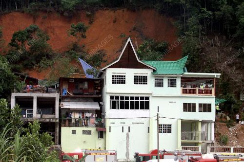 TANAH RUNTUH