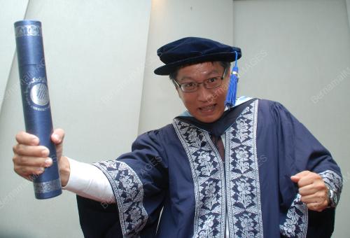 PHD TUNGGAL OUM