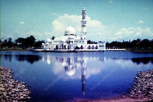 TENGKU TENGAH ZAHARAH MOSQUE