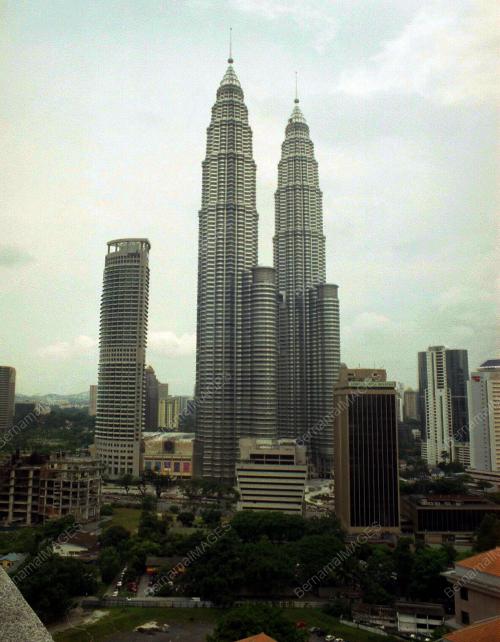 PETRONAS TWIN TOWERS