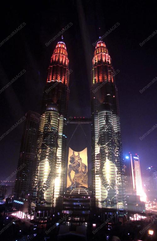 PETRONAS TWIN TOWERS