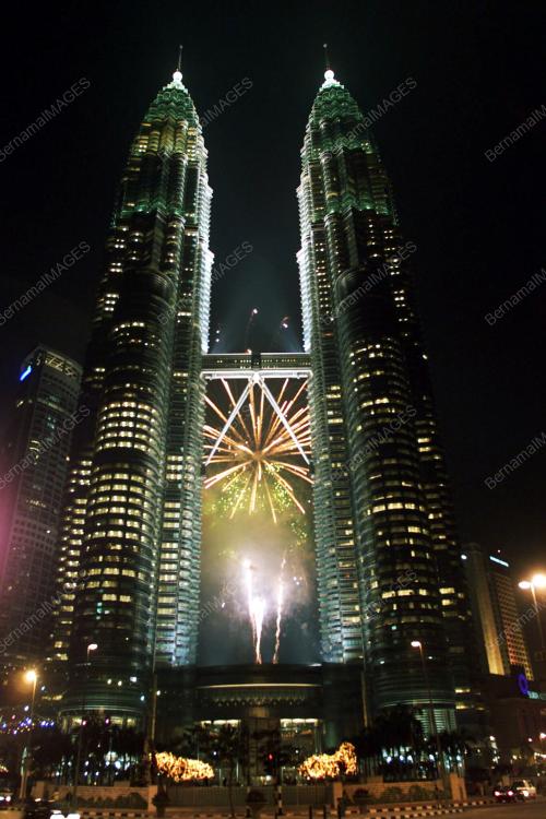 PETRONAS TWIN TOWERS