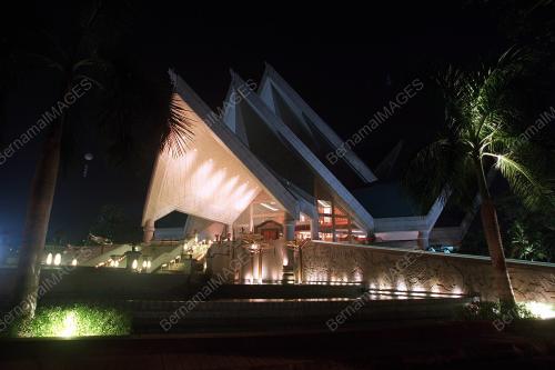 NATIONAL THEATRE
