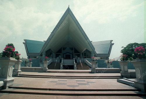 NATIONAL THEATRE