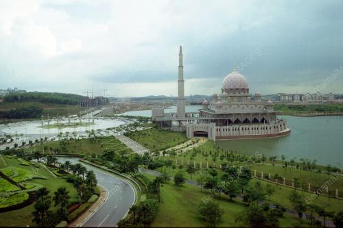 PUTRA MOSQUE