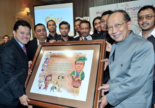 DATUK SERI DR RAIS YATIM
