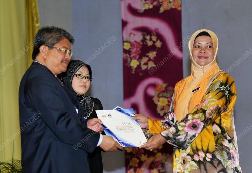 DR ZAHRI AZIZ