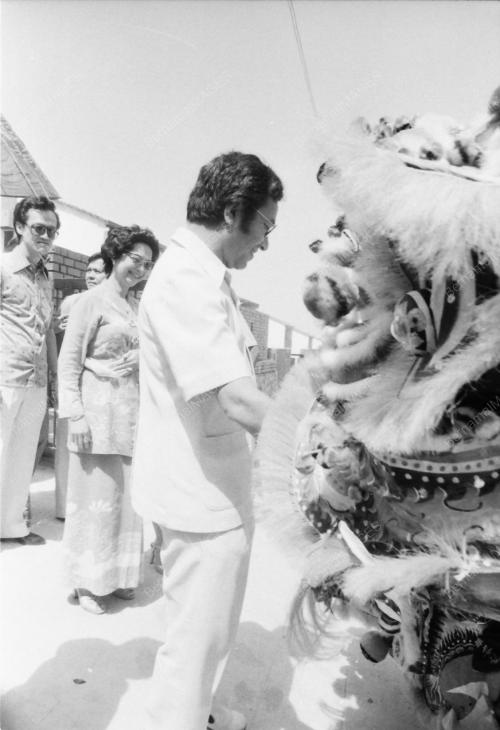 NEO YEE PAN BERSAMA KANAK-KANAK
