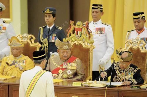 YANG DIPERTUAN AGONG KE-14