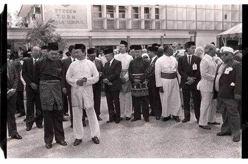 ALLAHYARHAM TUN HUSSEIN ONN