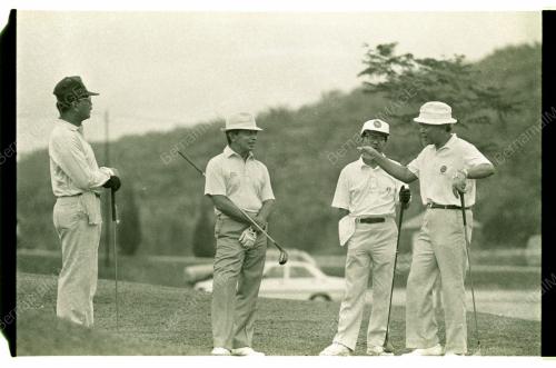 GHAFAR BABA HADIRI PERTANDINGAN GOLF