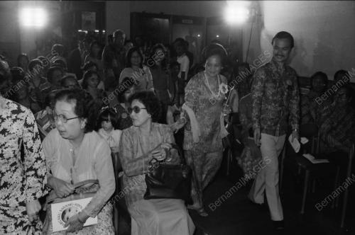 RASMI KELUARGAKU SAYANG DI MUZIUM