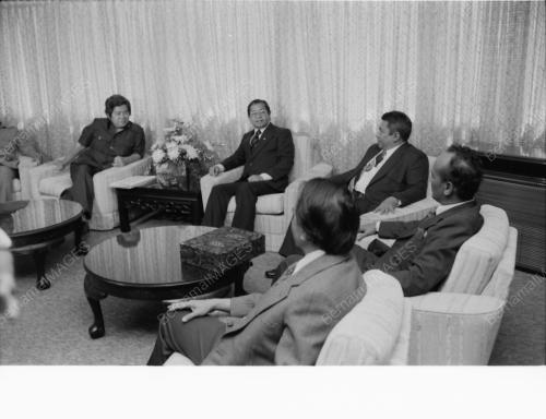 INDONESIAN MINISTER CALLS ON NEO YEE PAN