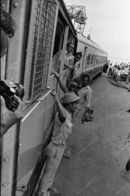 KTM RECEIVES COACHES