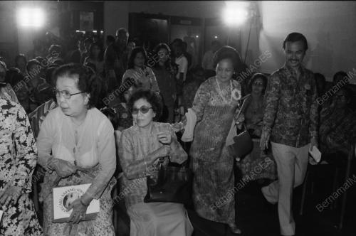 RASMI KELUARGAKU SAYANG DI MUZIUM