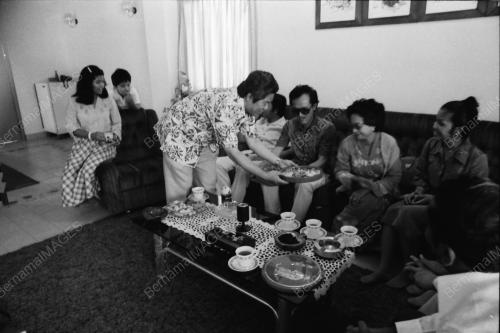 NEO YEE PAN BERSAMA KANAK-KANAK