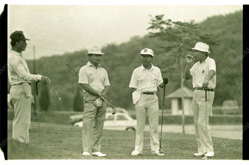GHAFAR BABA HADIRI PERTANDINGAN GOLF