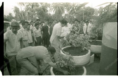 Datuk Rastom Rasmi gotong-royong