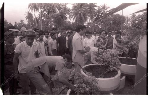Datuk Rastom Rasmi gotong-royong
