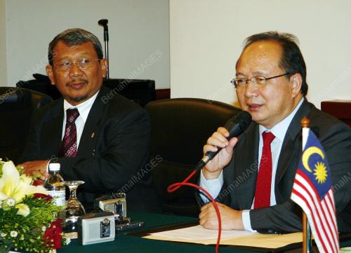 BERNARD DOMPOK