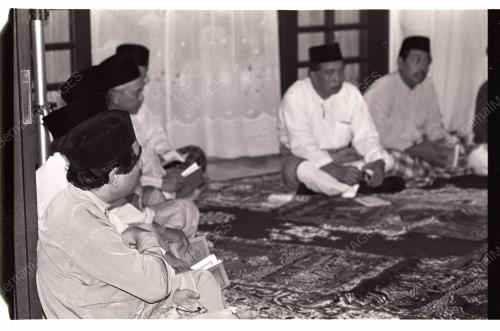 ALLAHYARHAM TUN HUSSEIN ONN