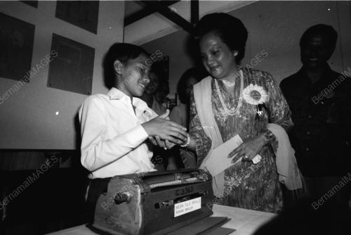 RASMI KELUARGAKU SAYANG DI MUZIUM
