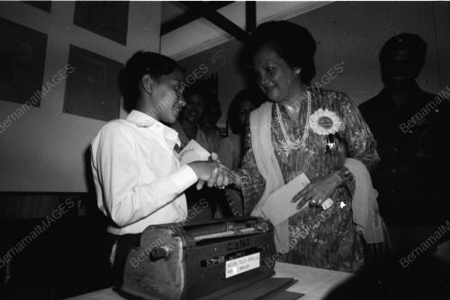 RASMI KELUARGAKU SAYANG DI MUZIUM