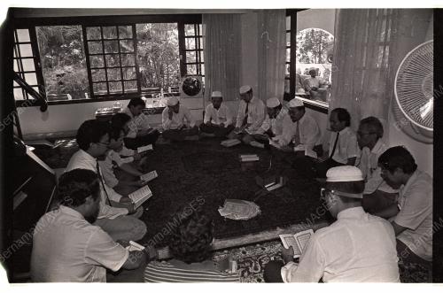 ALLAHYARHAM TUN HUSSEIN ONN