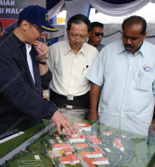 HISHAMUDDIN TUN HUSSEIN