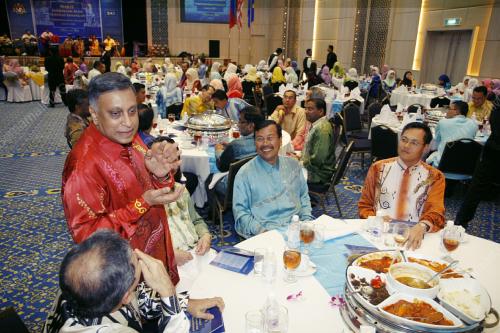 TAN SRI NOR MOHAMED YAKCOP