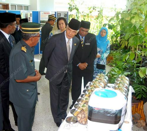 SULTAN AZLAN SHAH