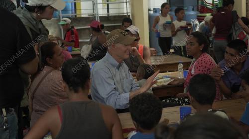 US senator visits Venezuelan migrants in Colombia