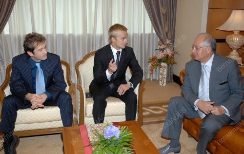 MOHD NAJIB TUN ABDUL RAZAK