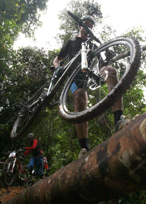 MONSON RIDE