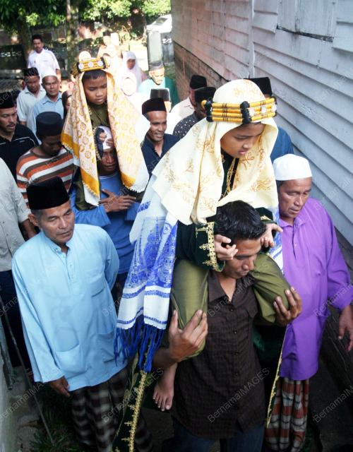 MAJLIS BERKHATAN