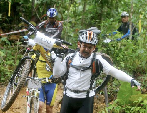 MONSON RIDE