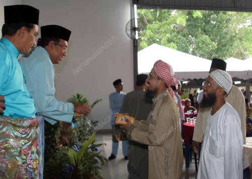MAHDZIR KHALID