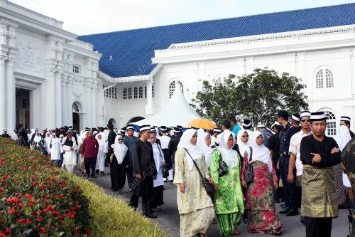 SULTAN ISKANDAR SULTAN ISMAIL