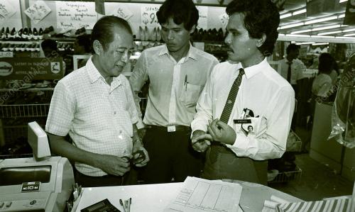 KL03_02O490_KEDAI