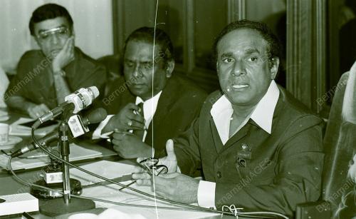 KL03_03O490_MIC