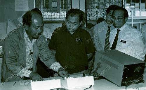 KL12_03O490_INSTITUT