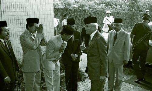 KL01_05O490_LAWATAN