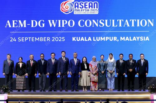 TENGKU DATUK SERI ZAFRUL ABDUL AZIZ