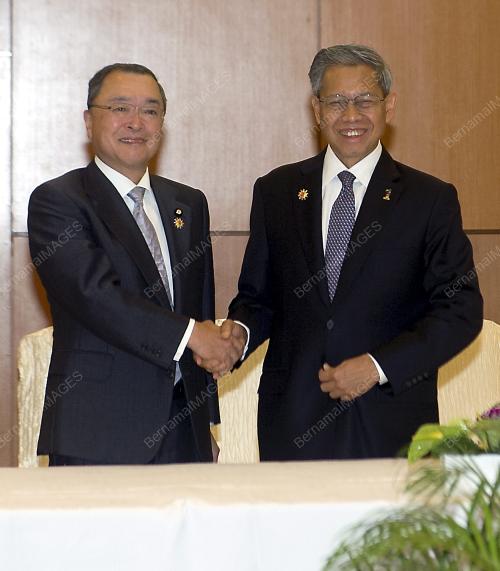 AEM05_23082015_BILATERAL