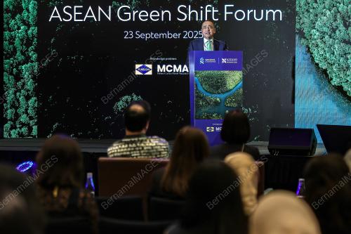 TAN SRI NAZIR RAZAK
