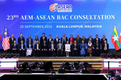 57th ASEAN ECONOMIC MINISTERSÃ• MEETING