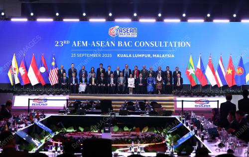 57th ASEAN ECONOMIC MINISTERSÃ• MEETING