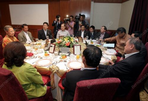 MUSTAPA MOHAMED
